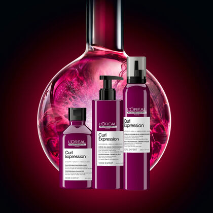 Cheveux bouclés à crépus