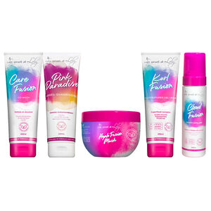 Rituel pour cheveux multi-textur&eacute;s boucl&eacute;s fris&eacute;s