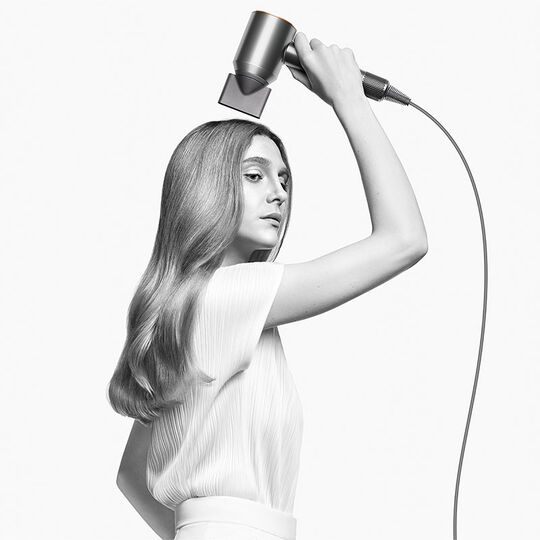 Sèche-cheveux Supersonic avec 5 accessoires de coiffage nickel / cuivré