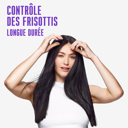 Shampooing lissant pour cheveux indisciplinés BC Frizz Away
