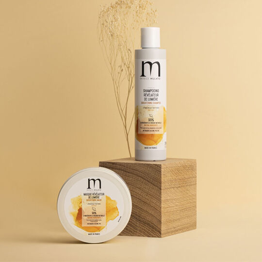 Shampooing révélateur de lumière pour cheveux ternes