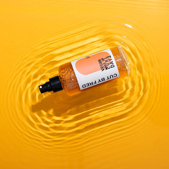 Spray définition 2ème jour boucles Vegan Wake Up Curl Day 2