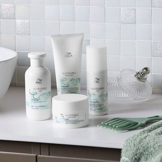 Soin profond pour cheveux ondul&eacute;s et boucl&eacute;s Nutricurls 150ml