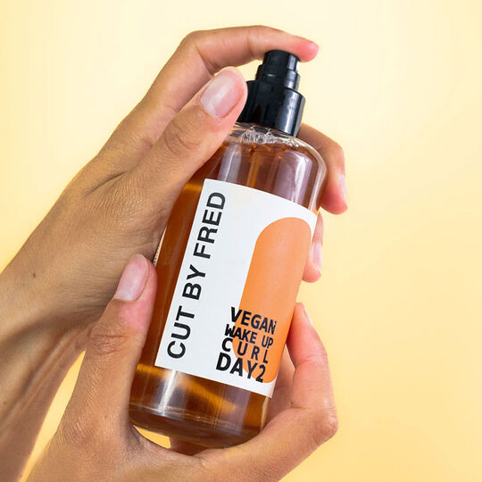 Spray définition 2ème jour boucles Vegan Wake Up Curl Day 2