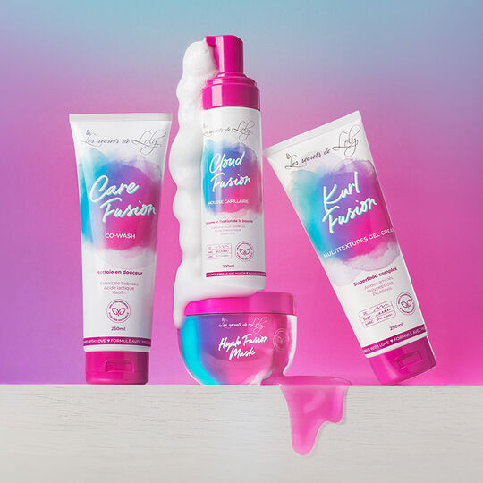 Rituel pour cheveux multi-textur&eacute;s ondul&eacute;s boucl&eacute;s