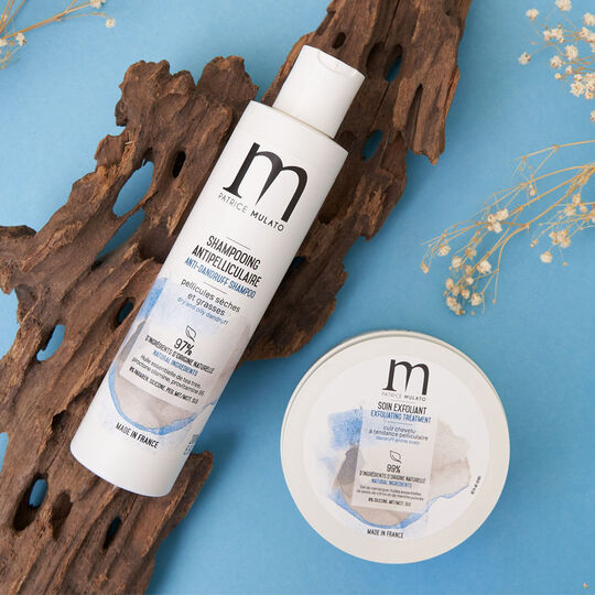 Soin exfoliant cuir chevelu à pellicules