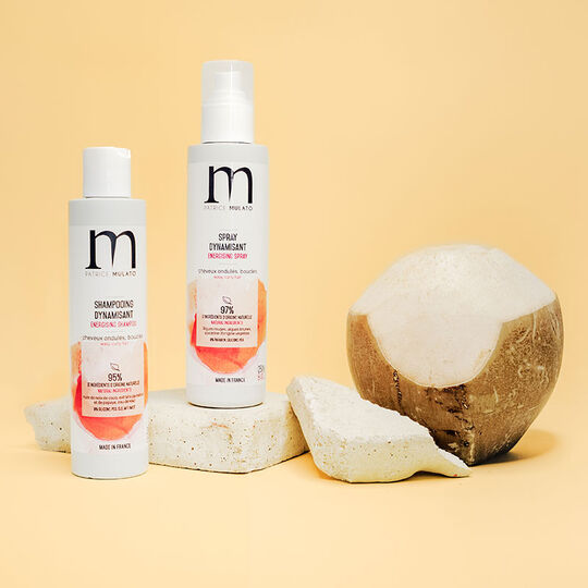 Shampooing dynamisant pour cheveux ondulés et bouclés