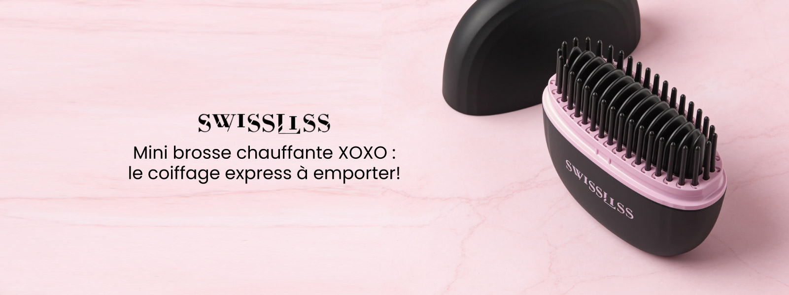Compacte, sans fil et facile à transporter, la mini brosse chauffant XOXO Swissliss accompagne toutes vos retouches coiffure ! Compacte, sans fil et facile à transporter, la mini brosse chauffant XOXO Swissliss accompagne toutes vos retouches coiffure !